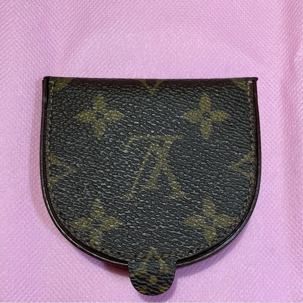 Louis Vuitton monogram coin case ๐ค - Picture 3 of 13